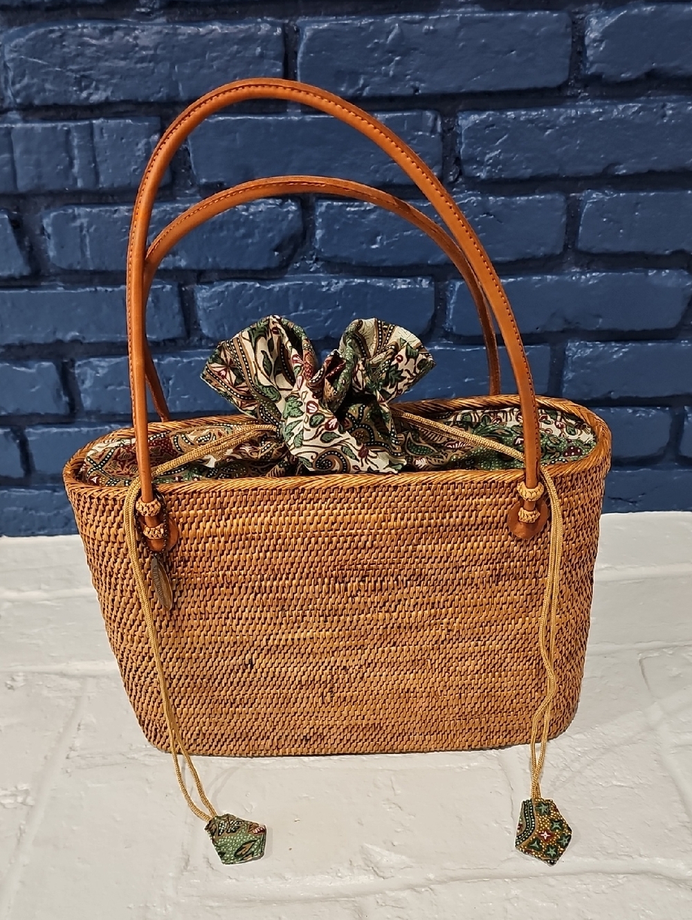 Woven Straw Tote Bag with Printed Drawstring Lining - Tan